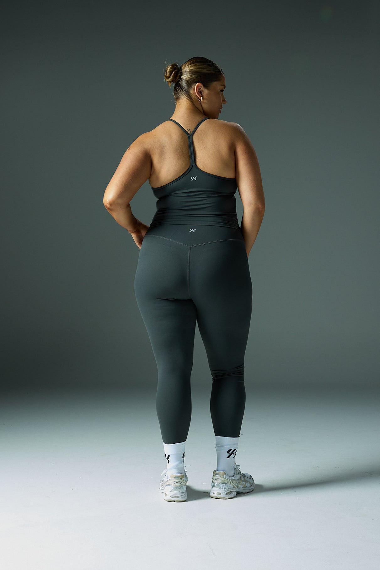 YK Move Sculpt 26" Leggings | Charcoal-6