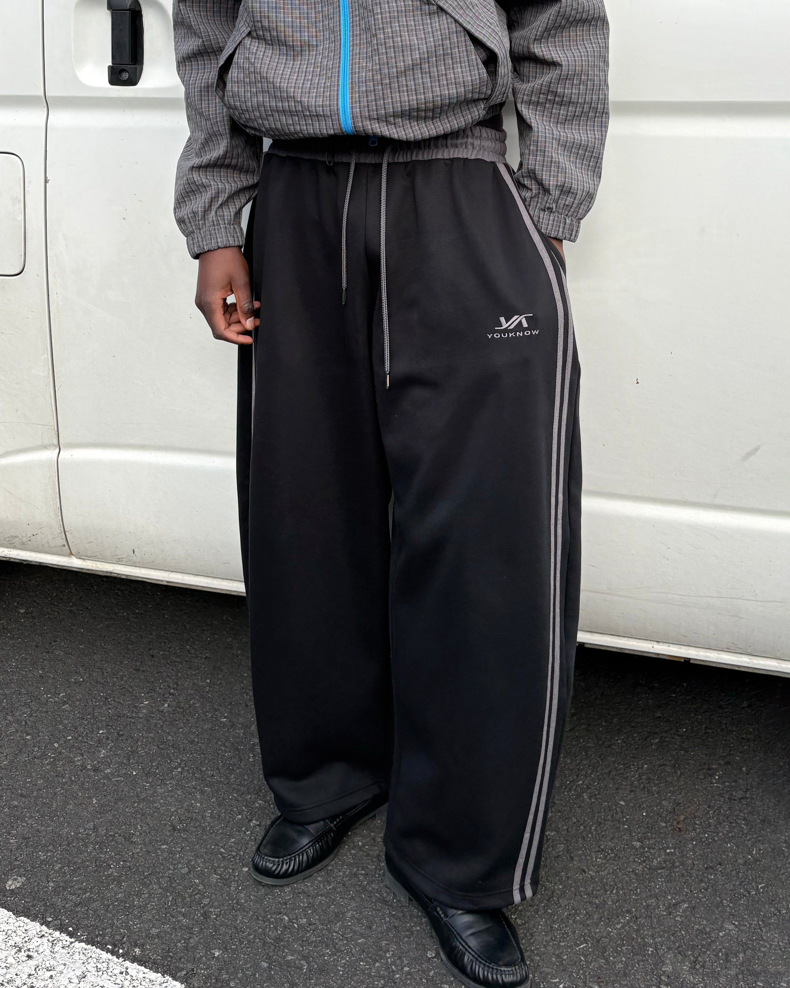 Blaze Barrel Sweatpant | Black-2