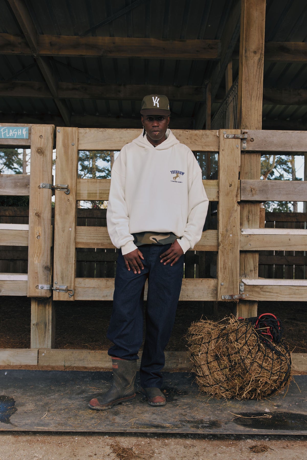 Stallion Box Vintage Hoodie | White-3