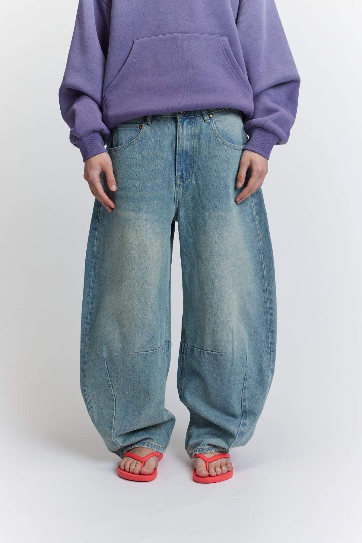 Barrel Leg Jeans | Washed Blue-4