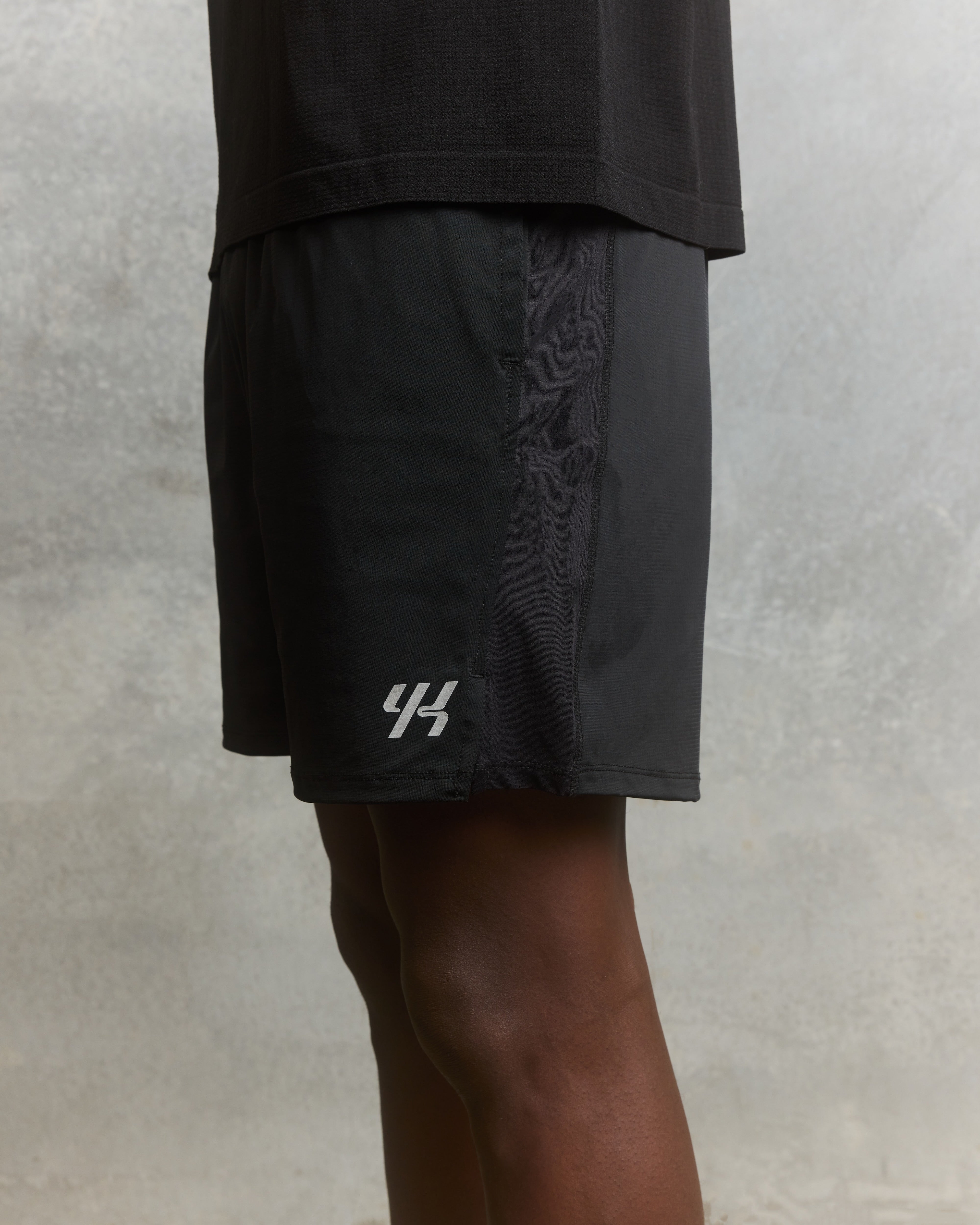 YK Move Journey Shorts 2.0 | Black