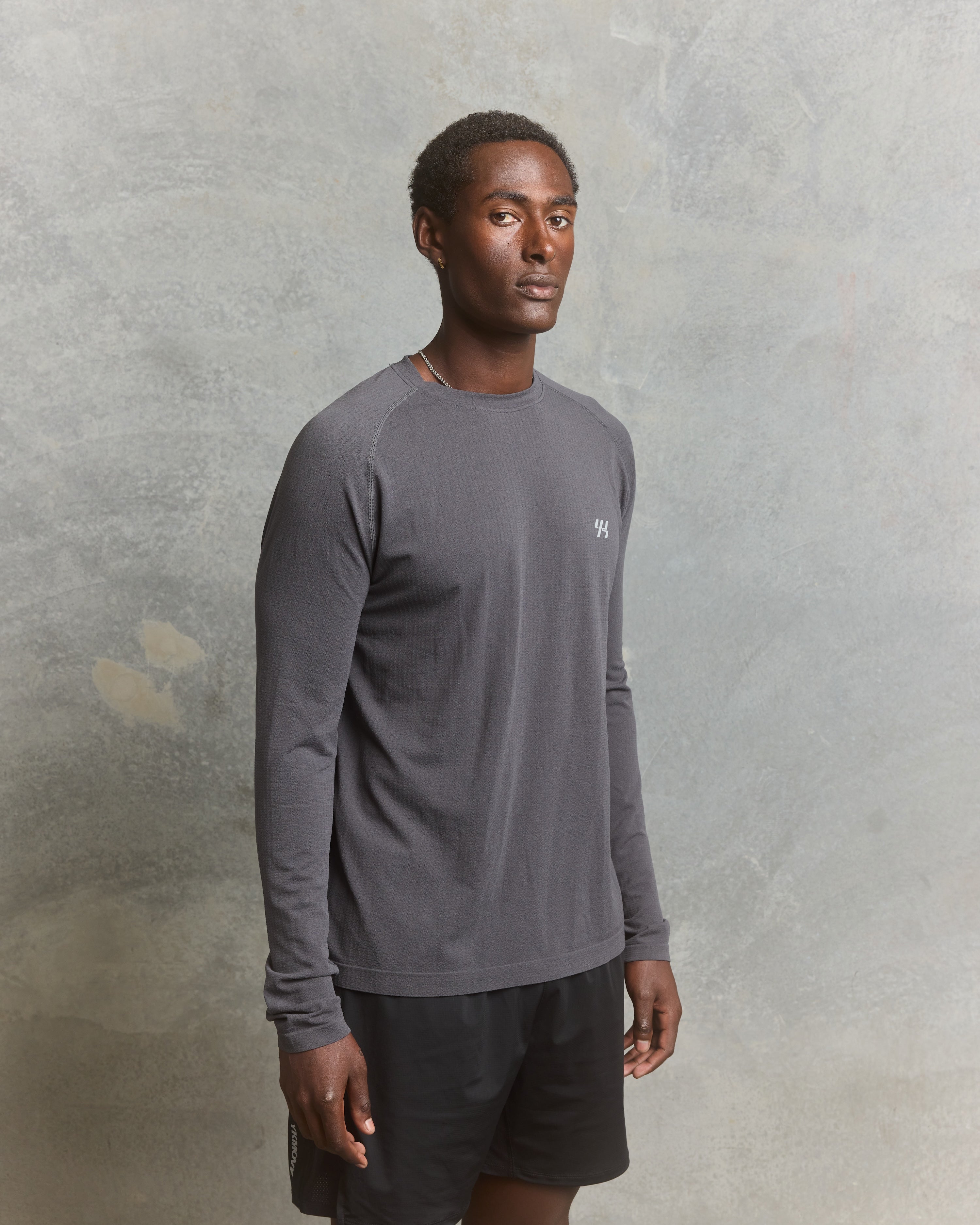 YK Move Fitted LS Tee | Charcoal
