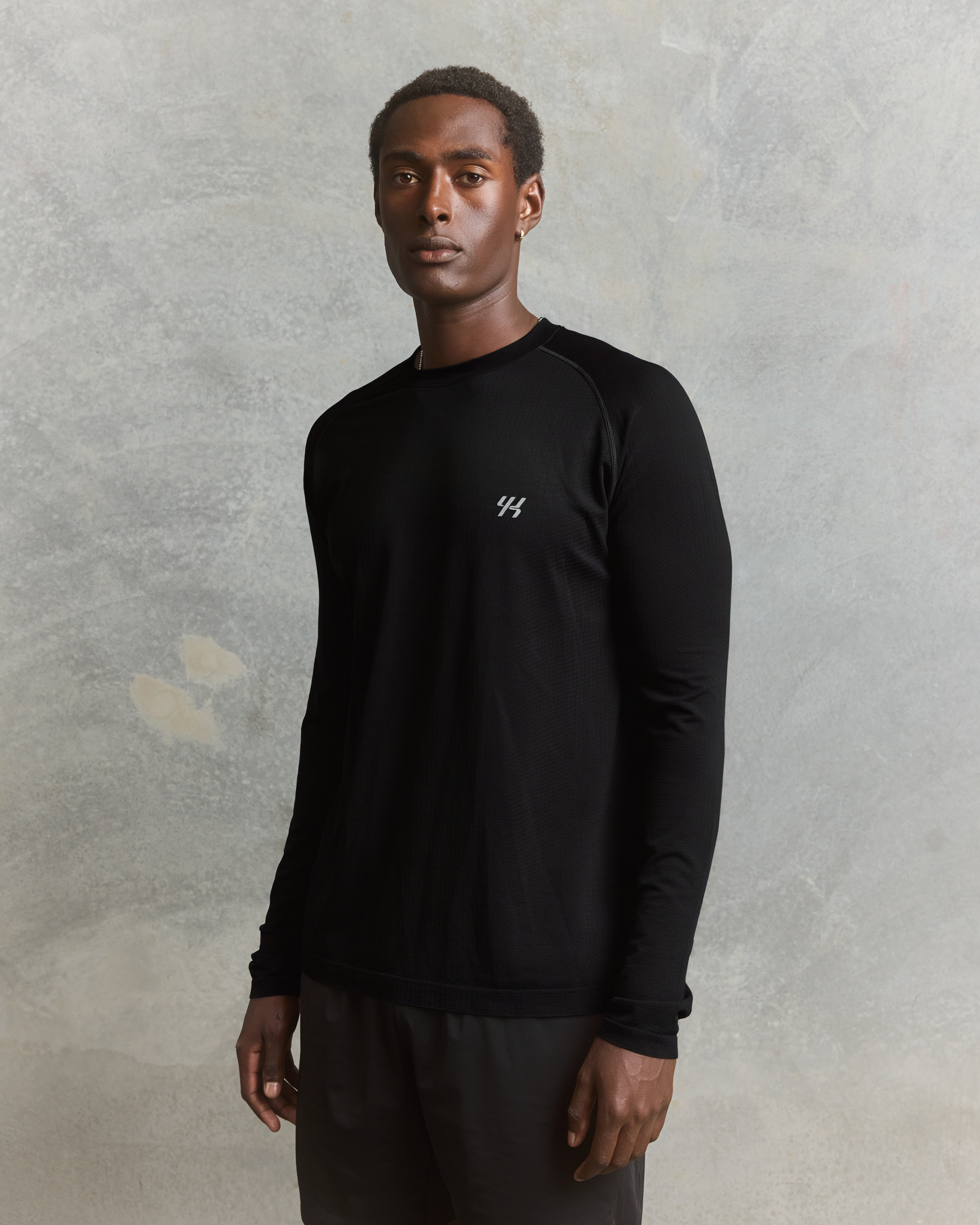 YK Move Fitted LS Tee | Black