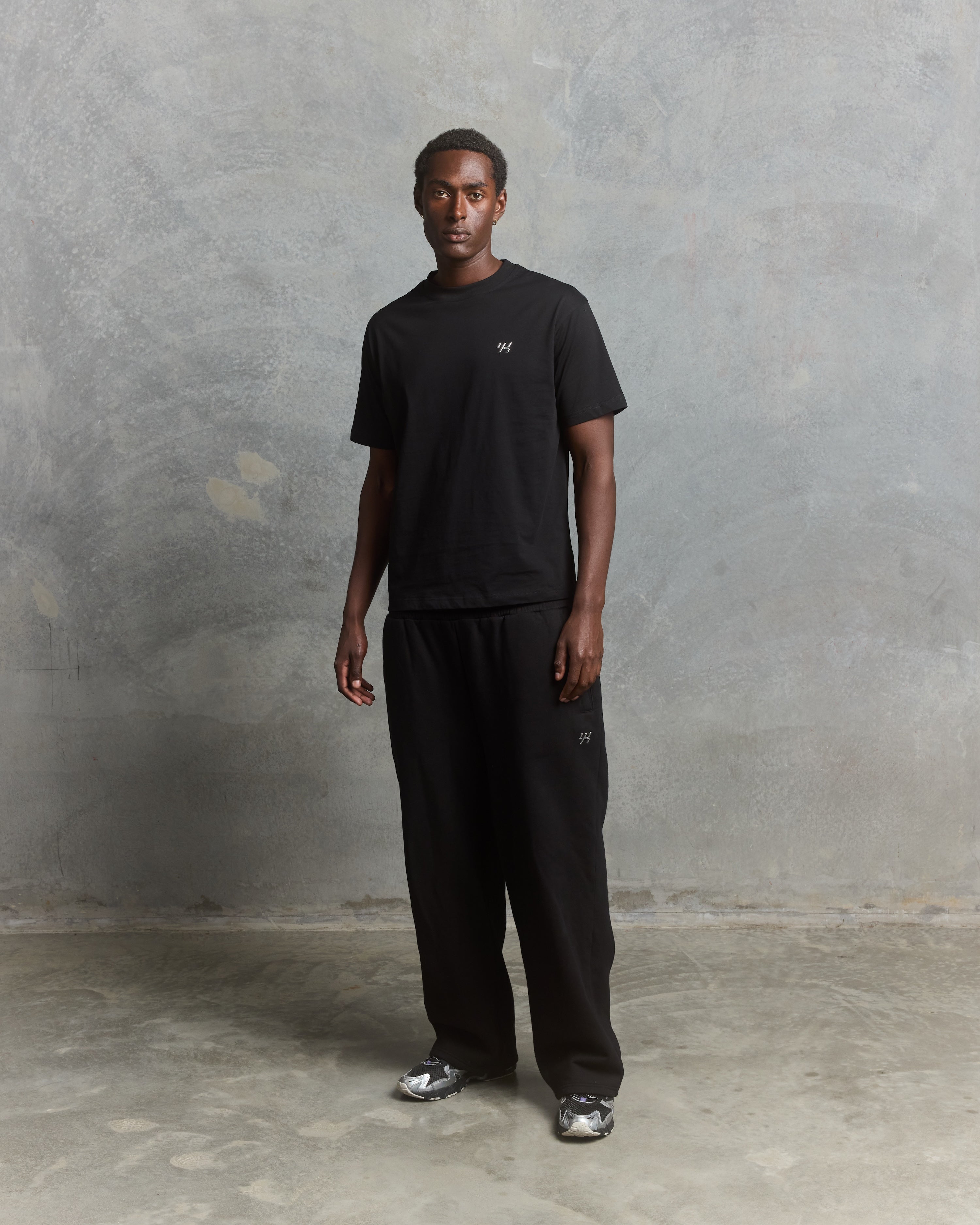 YK Move Reset Tee | Black-3