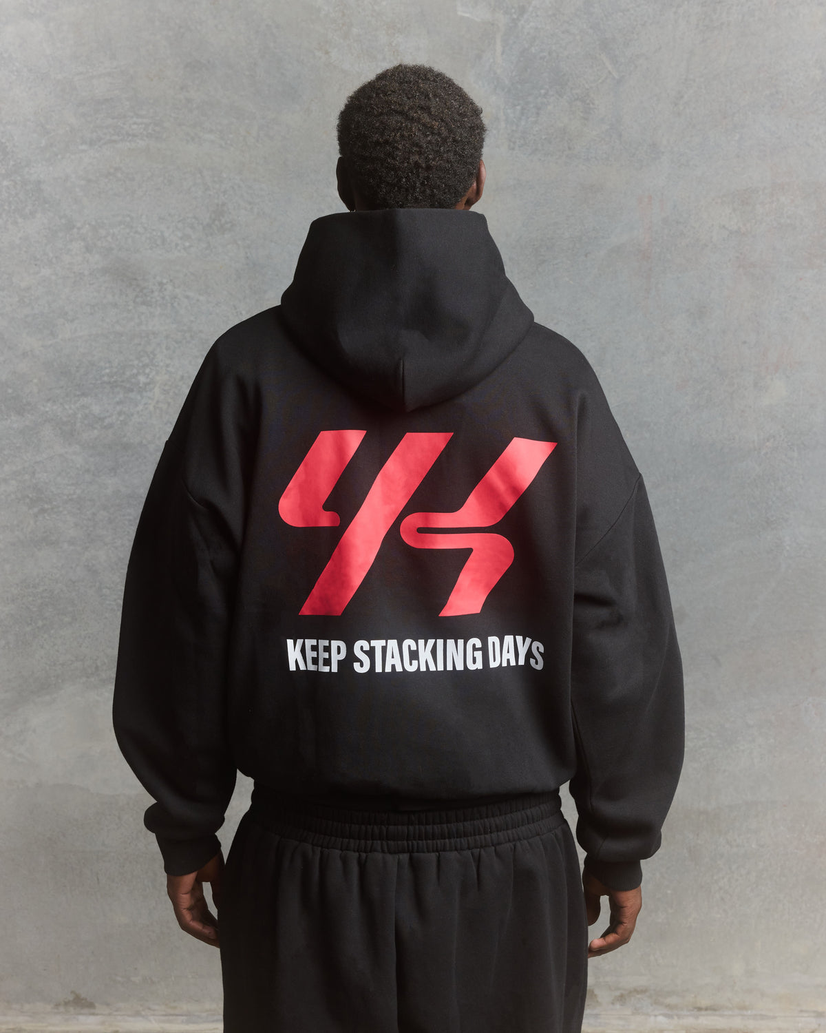 YK Move Keep Stacking Days Evolve Hoodie | Black-3